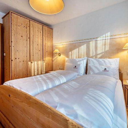 Haus Zur Vogelweide App 2 Apartment Dobbiaco Ngoại thất bức ảnh